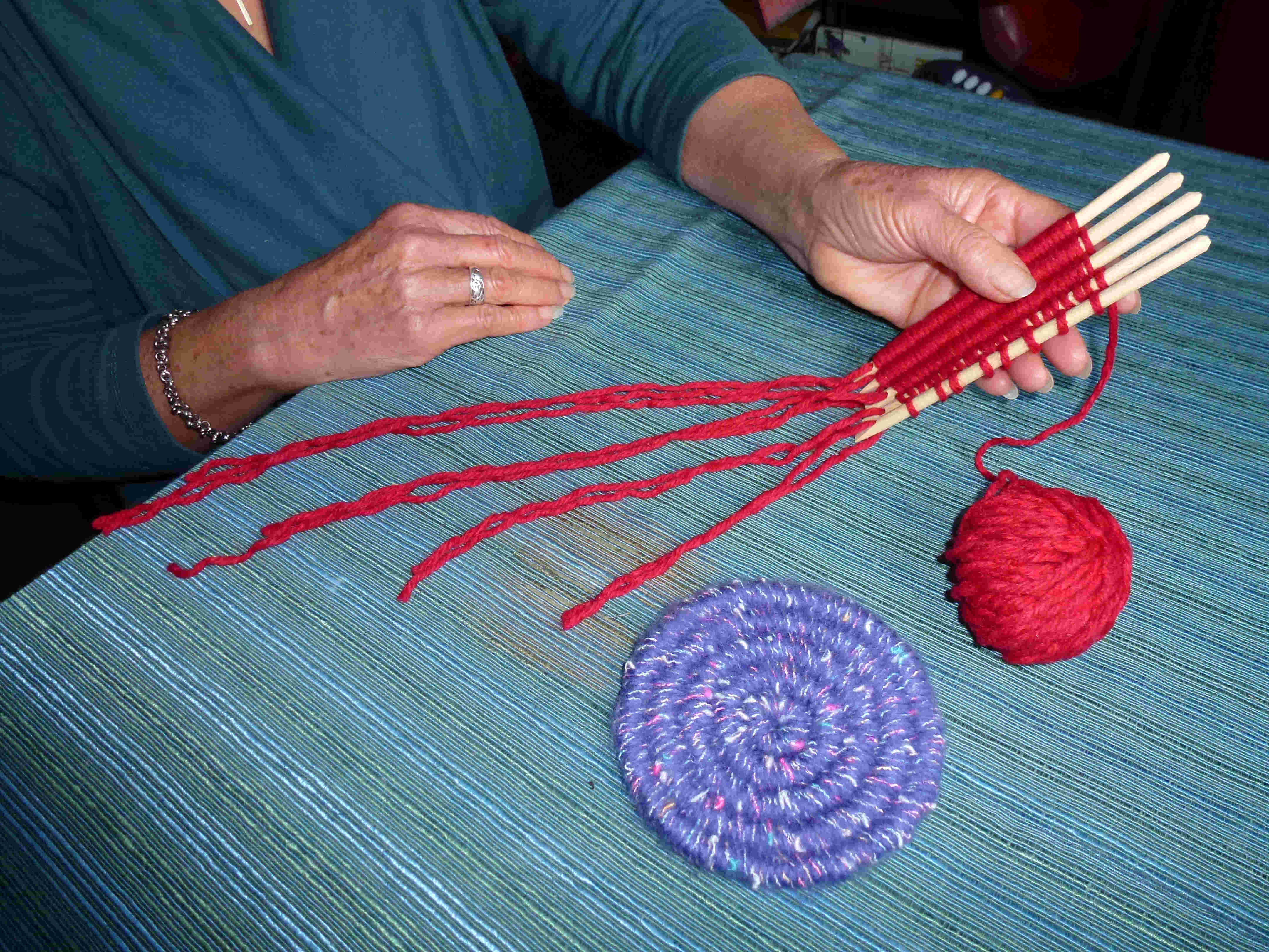round mat with weaving sticks